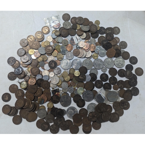 350 - Mixed Victorian, Edwardian and later pennies, mixed world coins to include USA, Hong Kong and others... 