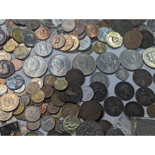 350 - Mixed Victorian, Edwardian and later pennies, mixed world coins to include USA, Hong Kong and others... 