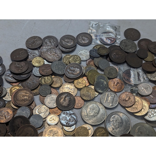 350 - Mixed Victorian, Edwardian and later pennies, mixed world coins to include USA, Hong Kong and others... 