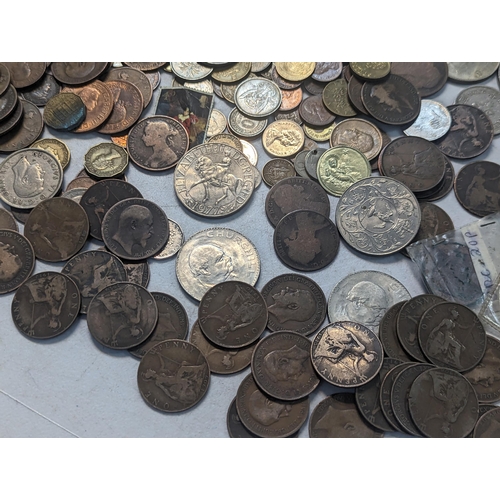 350 - Mixed Victorian, Edwardian and later pennies, mixed world coins to include USA, Hong Kong and others... 