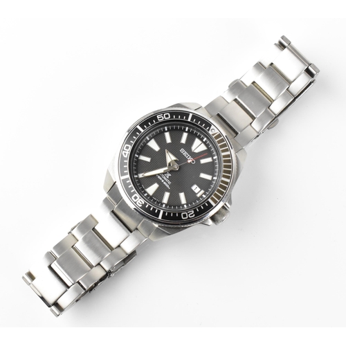 22 - A Seiko, Divers 200m, automatic, gents, stainless steel wristwatch, circa 2018, model 4R35-01V0, hav... 