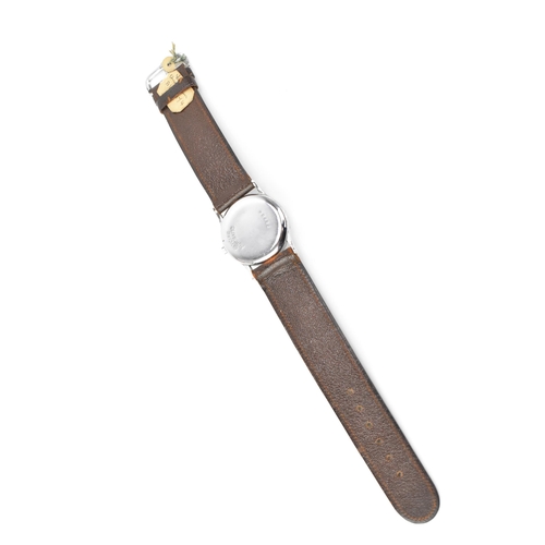 48 - A Glycine, automatic, mid size, stainless steel wristwatch, having a white dial with Arabic numerals... 