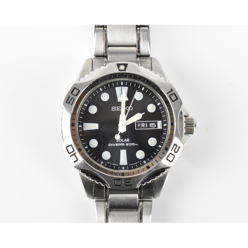 8 - A Seiko Solar Divers 200m, gents, stainless steel wristwatch, circa 2015, serial number 301285, havi... 