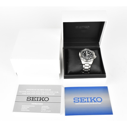 8 - A Seiko Solar Divers 200m, gents, stainless steel wristwatch, circa 2015, serial number 301285, havi... 