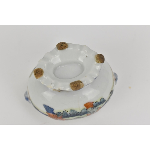 11 - A small collection of Chinese miniature porcelain, to include a Famille Verte set of nesting pots, t... 