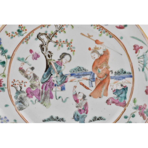 15 - A Chinese export 'Famille Rose' porcelain plate, 18th century, Qianlong period, depicting a central ... 