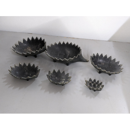 200 - A set of six Walter Bosse style stackable ashtrays in the form of hedgehogs
Location: 6:1