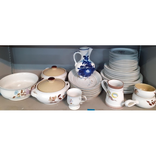 204 - A quantity of Denby pottery 'Lorraine' and 'Windflower' dinner ware and other pottery items, togethe... 