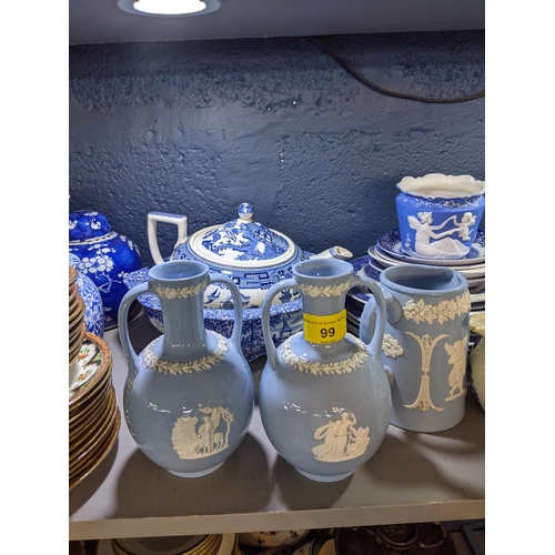 99 - A mixed lot of ceramics and china to include Wedgwood embossed Queensware, Old Willow and other patt... 