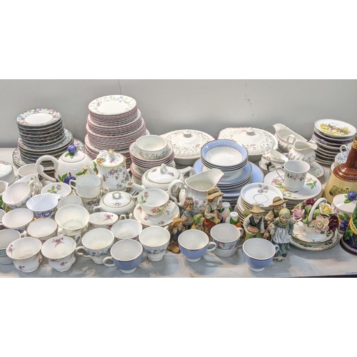 114 - A mixed lot to include Johnson Brothers part dinner service, along with Doulton dinner plates and ot... 