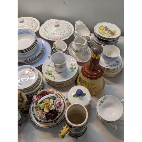 114 - A mixed lot to include Johnson Brothers part dinner service, along with Doulton dinner plates and ot... 