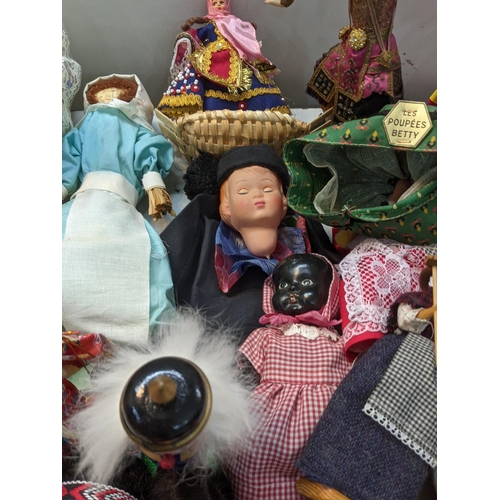 127 - A collection of vintage dolls/toys, along with two teddy bears to include a cat and 'Best Bears' and... 