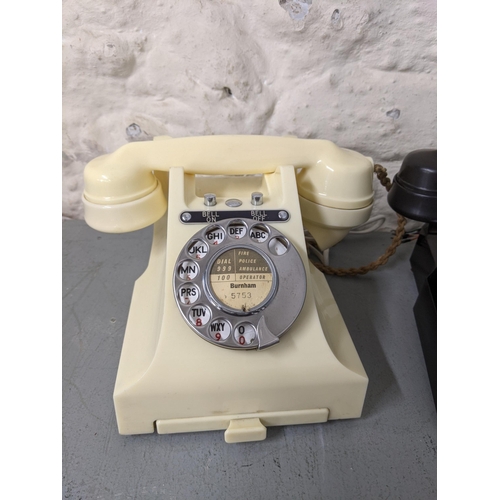 274 - Two early to mid 20th Century Bakerlite telephones
Location: A2B/A4M