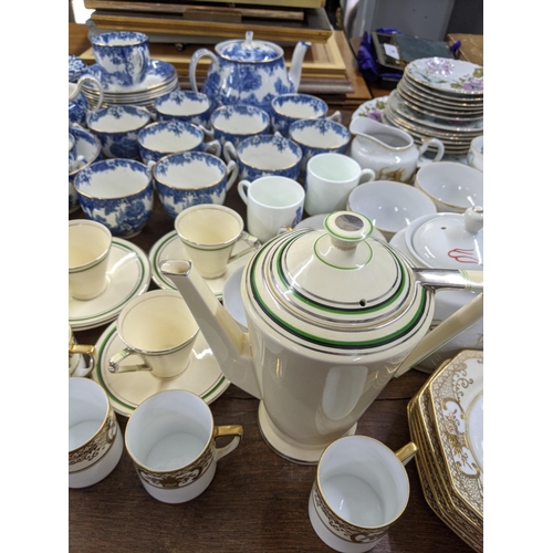 276 - A mixed lot to include Art Deco Royal Cauldon coffee part set, along with a Noritake coffee part set... 