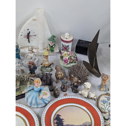 38 - A mixed lot of household ornaments to include a Murano Clown, ceramic pose, models and figures, pict... 