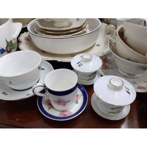 430 - Ceramics to include an Arabia eighty three piece dinner coffee service, Bavaria tea ware, a Chinese ... 