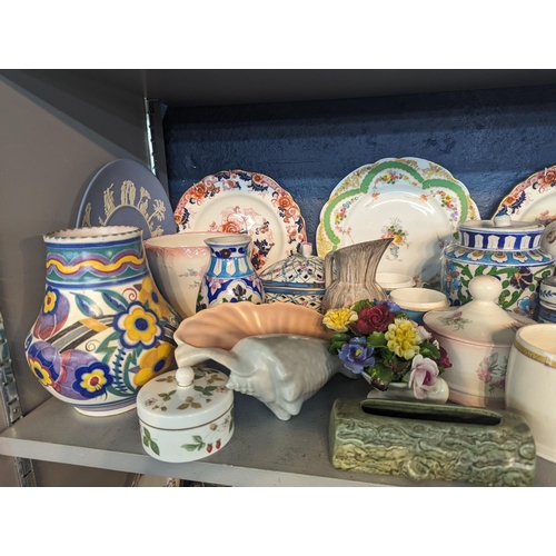 446 - A mixed quantity of ceramics to include a collection of Victorian and later teacups and saucers to i... 