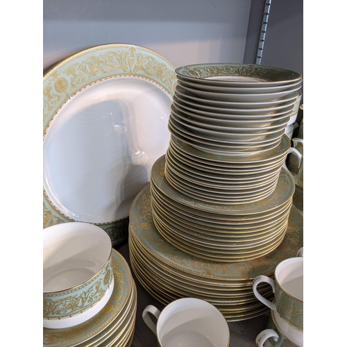 476 - A Royal Worcester dinner and tea service, 'Balmoral' pattern to include three tureens, gravy boats, ... 