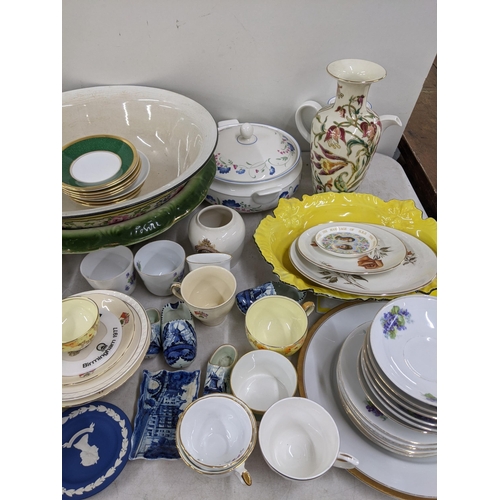 478 - 0A mixed lot to include Harrods Apley part dinner service to include six dinner plates A/F and other... 