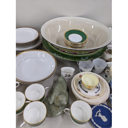 478 - 0A mixed lot to include Harrods Apley part dinner service to include six dinner plates A/F and other... 