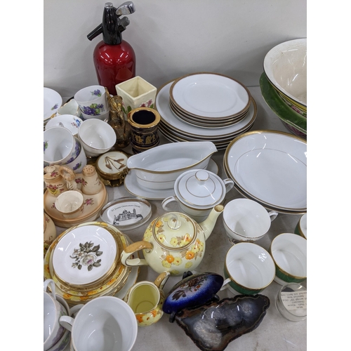 478 - 0A mixed lot to include Harrods Apley part dinner service to include six dinner plates A/F and other... 