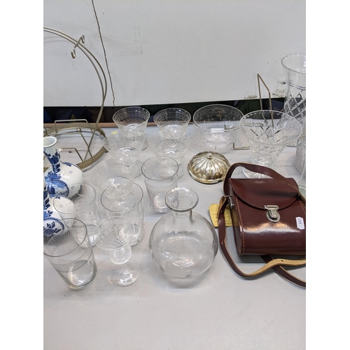 82 - A mixed lot to include Delft, glassware, binoculars, kitchenware and other items
Location: LWF