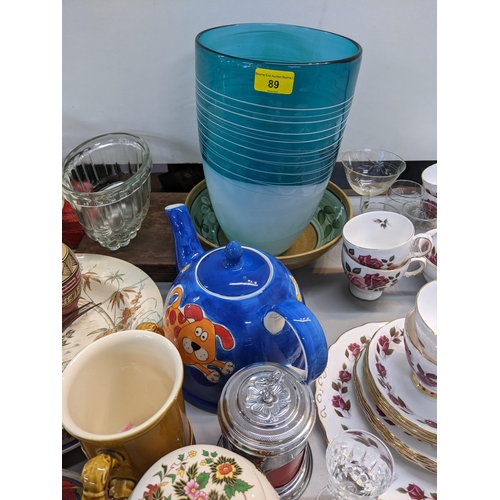 89 - Mixed ceramics to include a Studio glass vase, bone china, Colclough pattern, Royal Vale pattern and... 