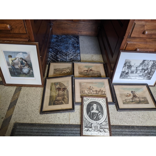 372 - A quantity of framed and glazed 19th century and later prints to include various hunting prints, and... 