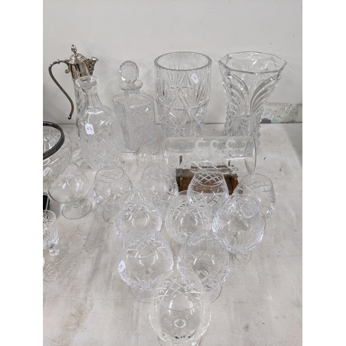 490 - A mixed lot to include silver plated condiment cruet set, Mdina seahorse paperweight and one other, ... 