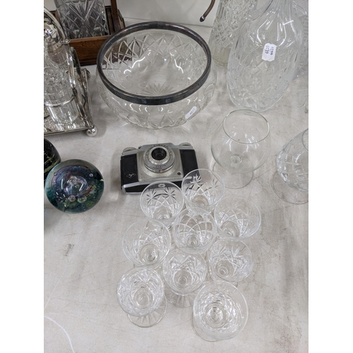 490 - A mixed lot to include silver plated condiment cruet set, Mdina seahorse paperweight and one other, ... 