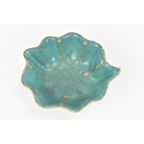 19 - A Chinese Famille Rose porcelain leaf bowl, 19th century, Tongzhi period 1862-1874, with turquoise e... 