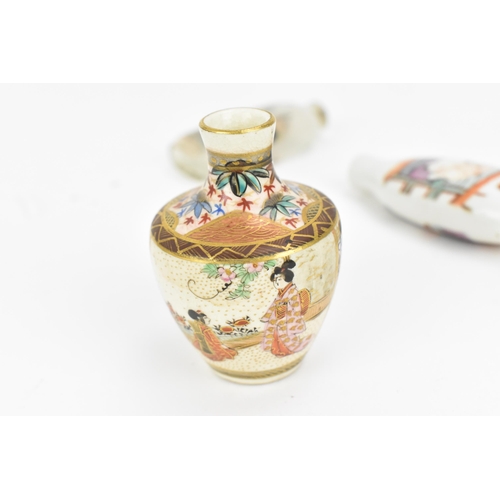 60 - A collection of Chinese snuff bottles, Qing dynasty, to include a Famille Rose enamelled porcelain e... 