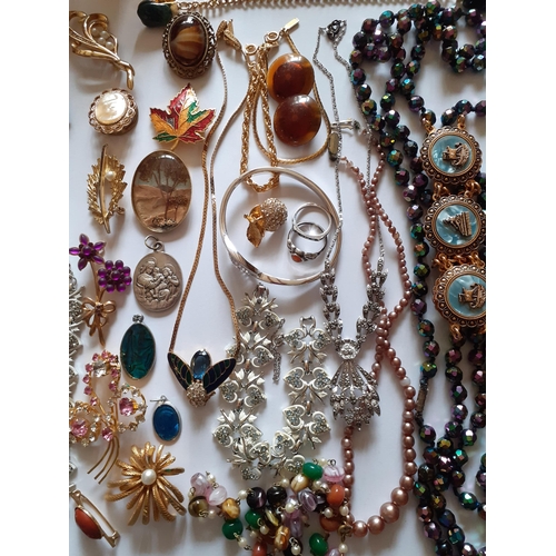 Outlets Jewelry Lot