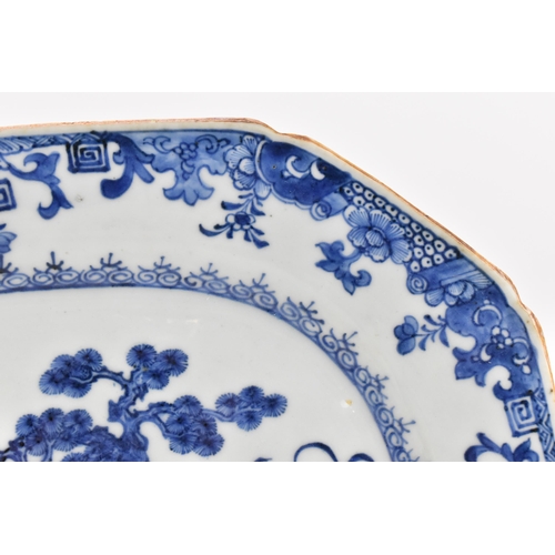 81 - A Chinese blue and white porcelain meat platter, late 18th century, qianlong/Jiaqing period, decorat... 