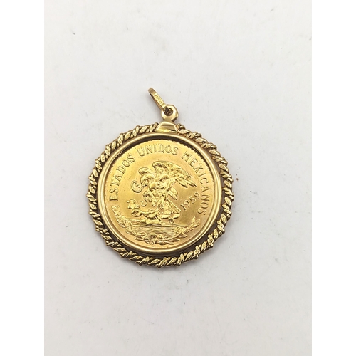 Mexico -1959, 20 Pesos, Republic Eagle to centre 1. Aztec calendar 'Piedra del sol' in a yellow metal mount, total weight 22.5g
Location: CAB4