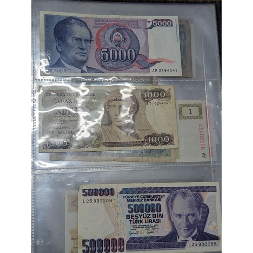 25 - A quantity of 20th century and later world banknotes to include 2006 HSBC 100 Hong Kong, Venezuela, ... 