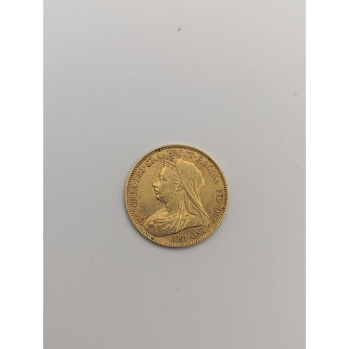 28 - United Kingdom - Victoria (1837 -1901), half Sovereign, dated 1901, London Mint
Location: CAB4