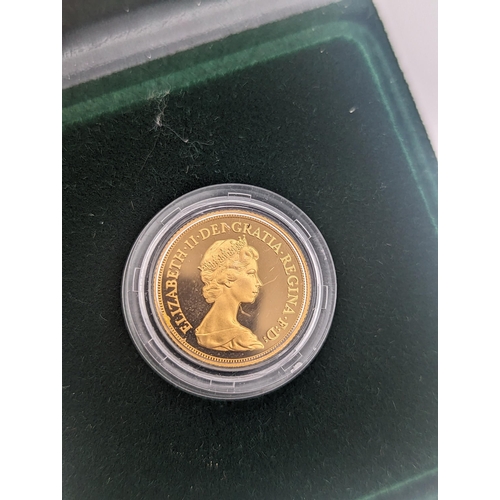 36 - United Kingdom - Elizabeth II (1952 -2022)Proof Full Sovereign, dated 1980, in green Royal Mint pres... 