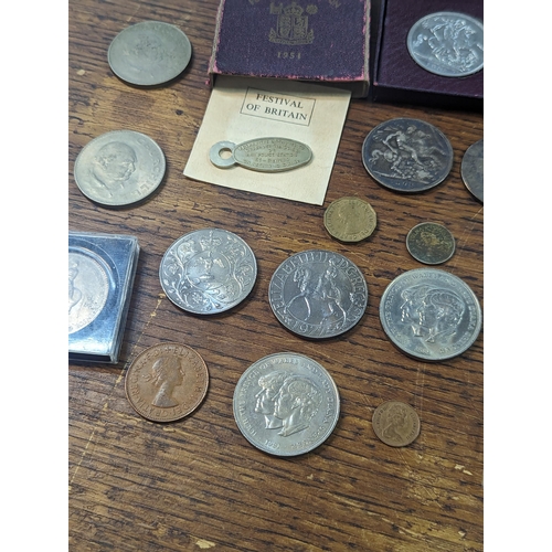 68 - A mixed collection of coins to include a William III crown, Victoria 1892 Crown, along with later co... 