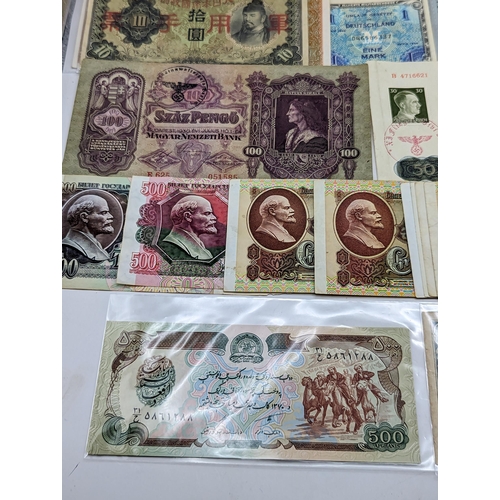 98 - World Banknotes - A collection of 20th century banknotes to include 1930 Japan Ten/10 Yen, WWI era, ... 