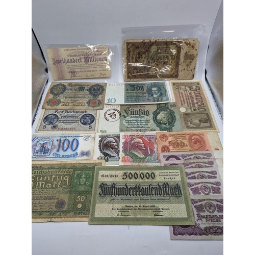 98 - World Banknotes - A collection of 20th century banknotes to include 1930 Japan Ten/10 Yen, WWI era, ... 