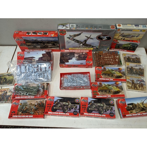 319 - Fourteen Airfix model kits, all complete and five Zvezda model figures
Location:A4B