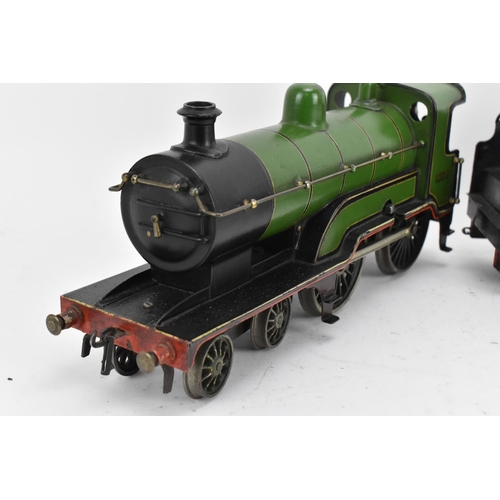 237 - A Bing clockwork gauge 1 4-4-0 locomotive and tender GNR (Great Northern Railway), in green liver, n... 