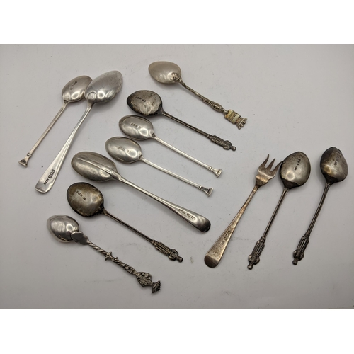 404 - Silver and silver coloured metal teaspoons and a fork, 118g
Location:CAB 5