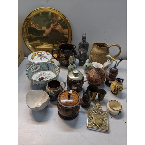 116 - A mixed lot to include an oak tea canister, mixed studio pottery, Goebel stark and other items 
Loca... 