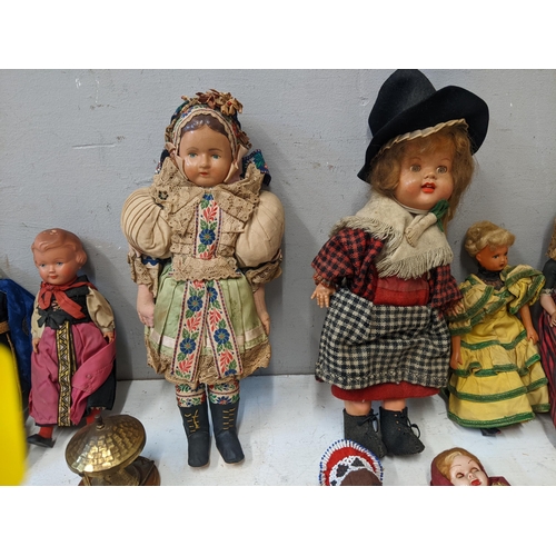 324 - Dolls to include early 20th century and later examples from around the world
Location:G