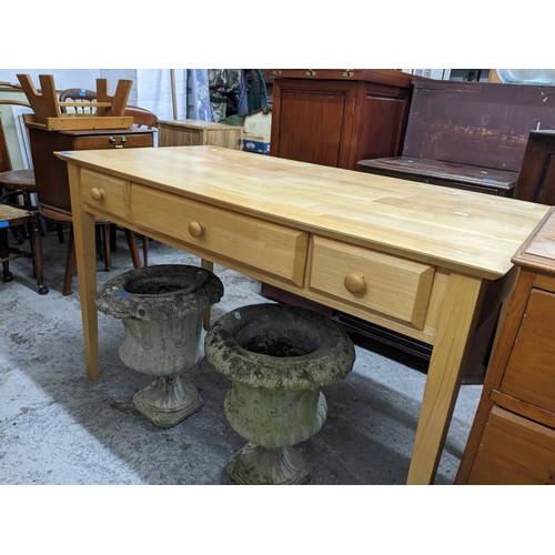 408 - Late 19th century walnut drop leaf D-end table on turned legs 72cm x 110cm x 62cm (when unextended) ... 