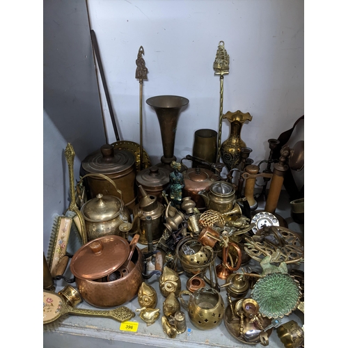 396 - A box of miscellaneous brass and copper vase to include jugs a copper kettle and other items
Locatio... 