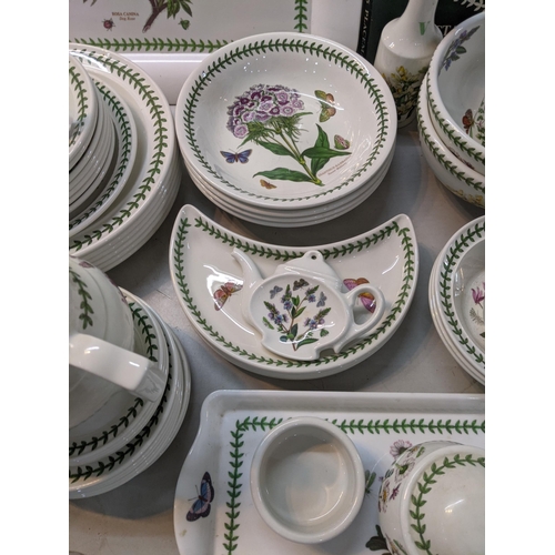 332 - A Portmerion - The Botanical Garden dinner service to include dinner plates, side plates, bowls, jug... 