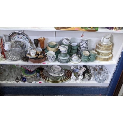 531 - A large mixed lot to include glassware, serving platters, models of birds and other items
Location: ... 